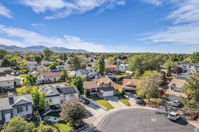 6638 S MILFOIL CIR, West Jordan, UT 84081
