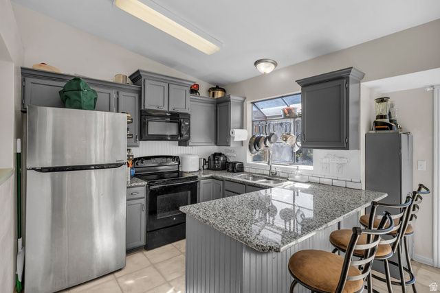 6638 S MILFOIL CIR, West Jordan, UT 84081