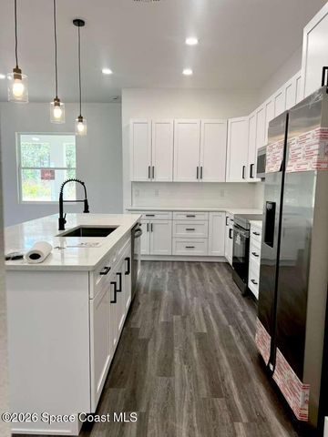 3240 Wallace Avenue SE, Palm Bay, FL 32909
