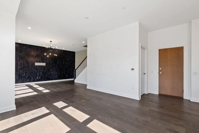 250 W Spring Street, 243, Columbus, OH 43215