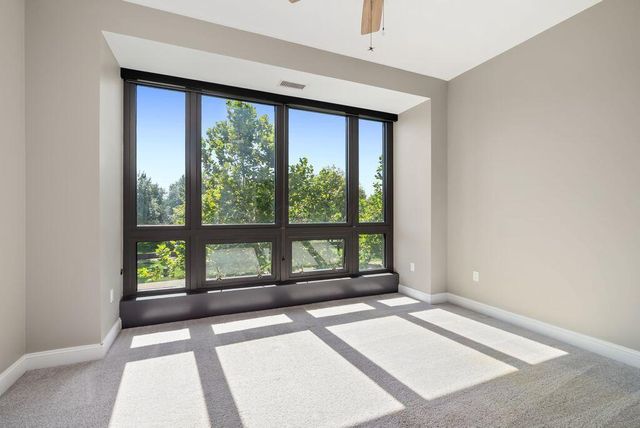 250 W Spring Street, 243, Columbus, OH 43215