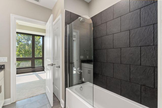 250 W Spring Street, 243, Columbus, OH 43215