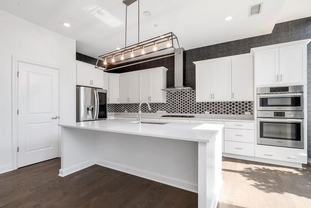 250 W Spring Street, 243, Columbus, OH 43215