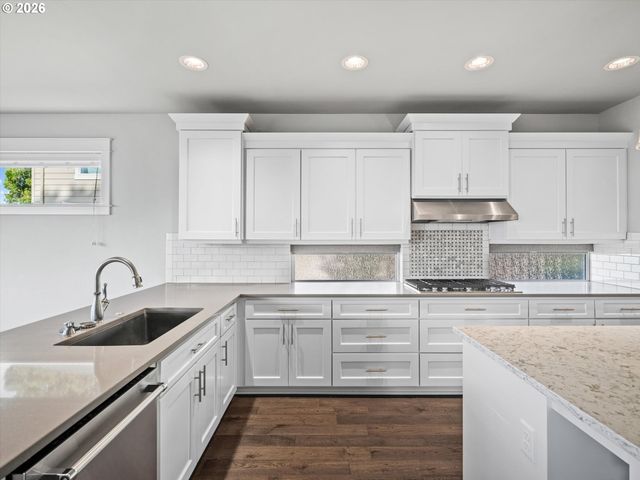 12465 Sw LESSER Rd, Portland, OR 97219