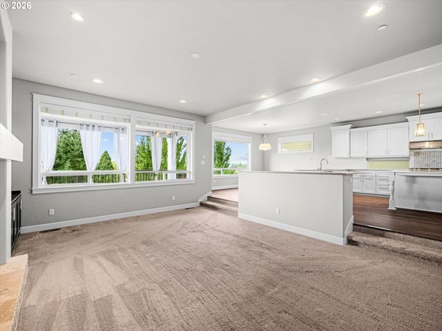 12465 Sw LESSER Rd, Portland, OR 97219