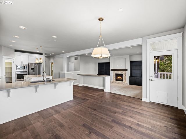 12465 Sw LESSER Rd, Portland, OR 97219