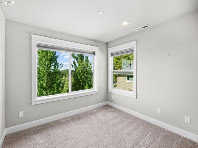 12465 Sw LESSER Rd, Portland, OR 97219