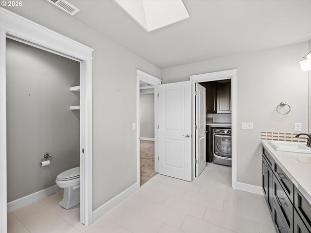 12465 Sw LESSER Rd, Portland, OR 97219