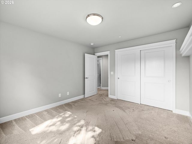 12465 Sw LESSER Rd, Portland, OR 97219
