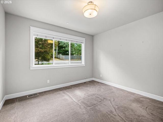 12465 Sw LESSER Rd, Portland, OR 97219