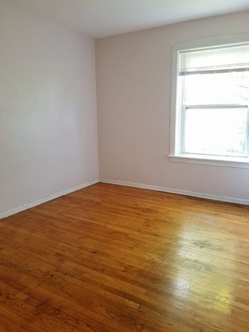 2220 N Saint Louis Avenue 3, Chicago, IL 60647