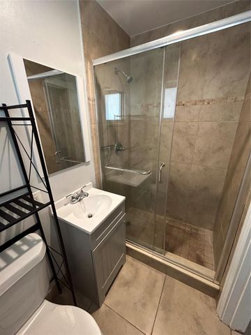 921 NE 17th Avenue 2, Fort Lauderdale, FL 33304