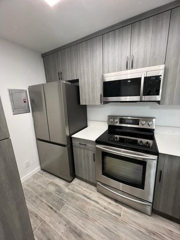 712 Sunny Pine Way C3, Greenacres, FL 33415