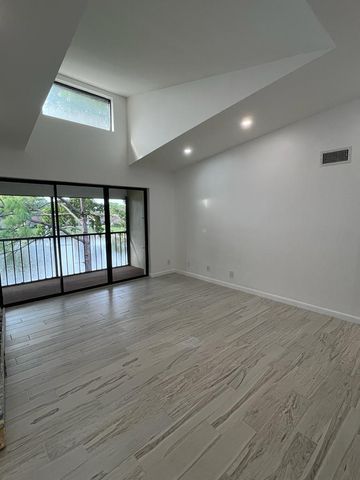 712 Sunny Pine Way C3, Greenacres, FL 33415