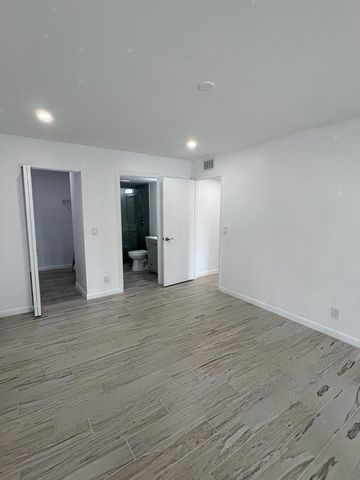 712 Sunny Pine Way C3, Greenacres, FL 33415