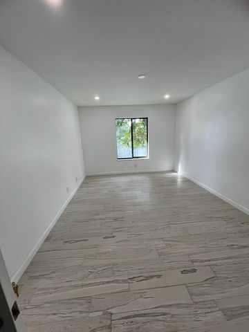 712 Sunny Pine Way C3, Greenacres, FL 33415