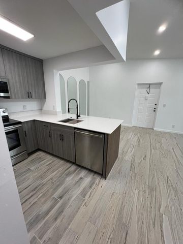 712 Sunny Pine Way C3, Greenacres, FL 33415