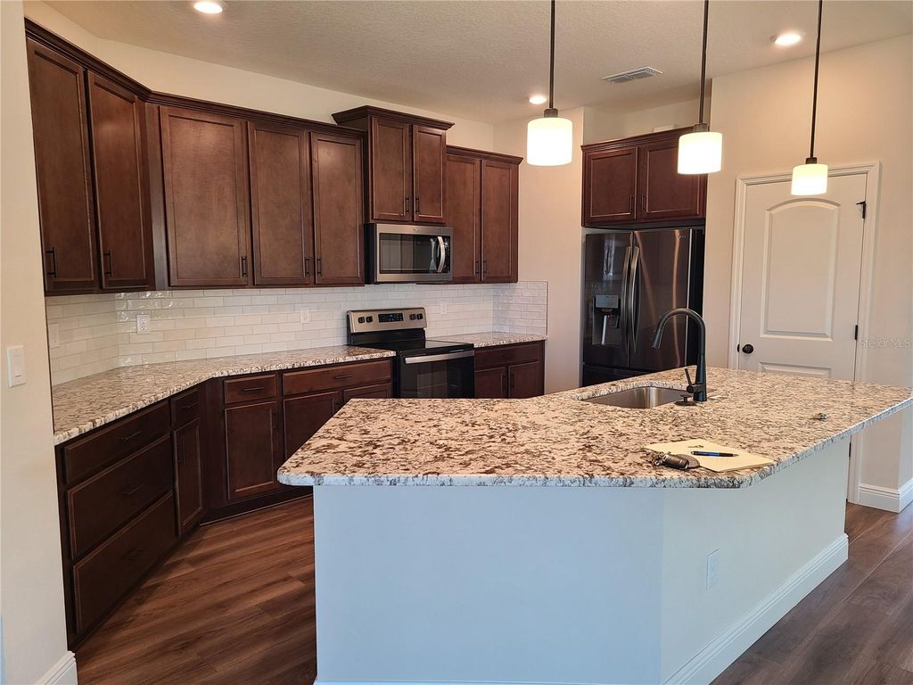 Image 3 of property listing at 5736 143RD COURT E, Bradenton, FL 34211