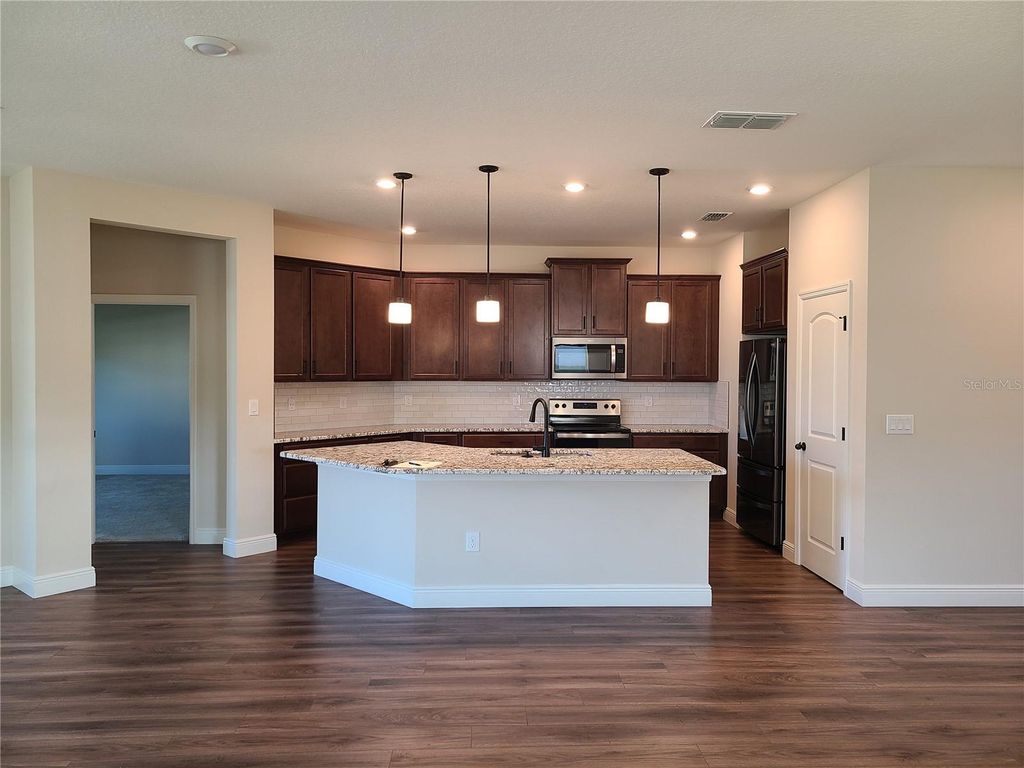 Image 4 of property listing at 5736 143RD COURT E, Bradenton, FL 34211