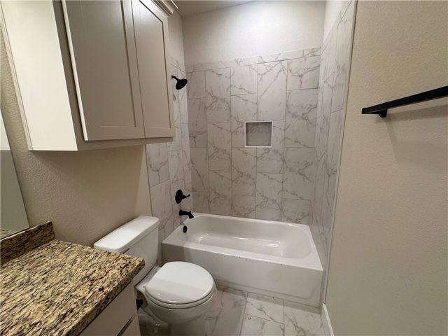 914 Fork Court, College Station, TX 77845