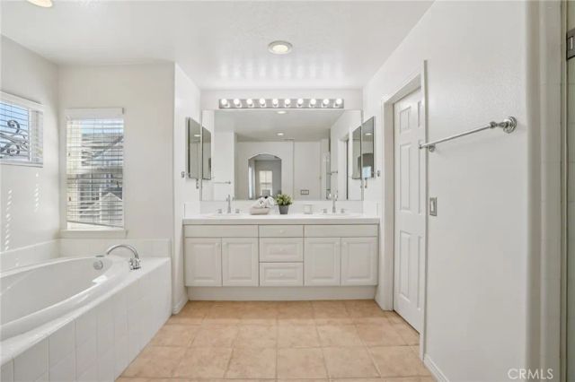 2889 Plaza Del Amo 405, Torrance, CA 90503