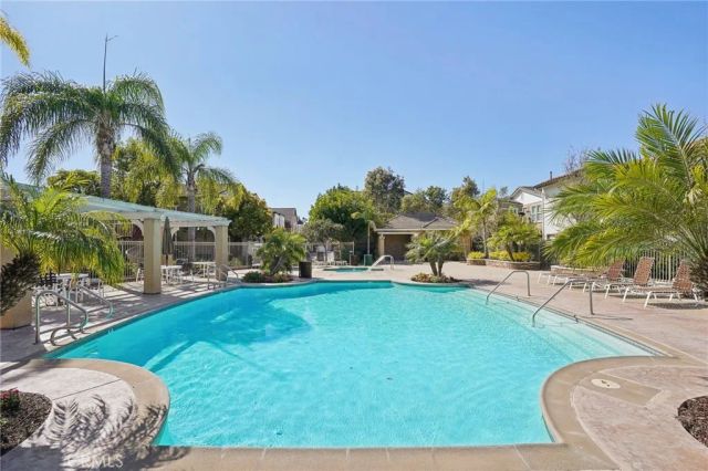 2889 Plaza Del Amo 405, Torrance, CA 90503