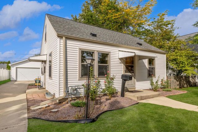4449 S Lenox STREET, Milwaukee, WI 53207