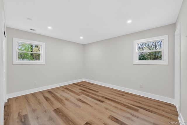 108 Avenue B, Holbrook, NY 11741