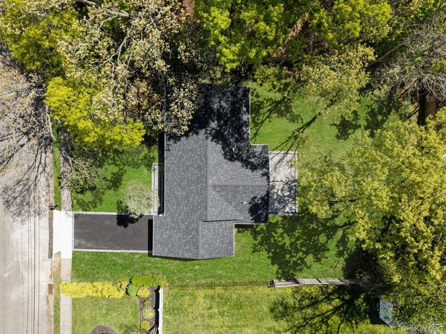 108 Avenue B, Holbrook, NY 11741