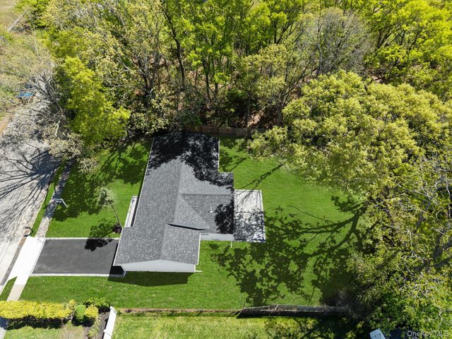 108 Avenue B, Holbrook, NY 11741