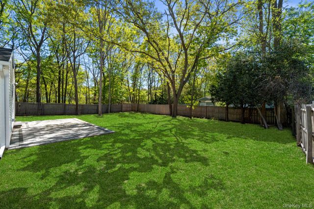 108 Avenue B, Holbrook, NY 11741