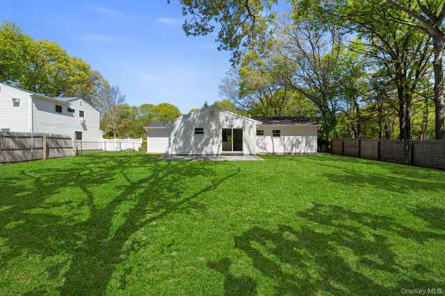 108 Avenue B, Holbrook, NY 11741