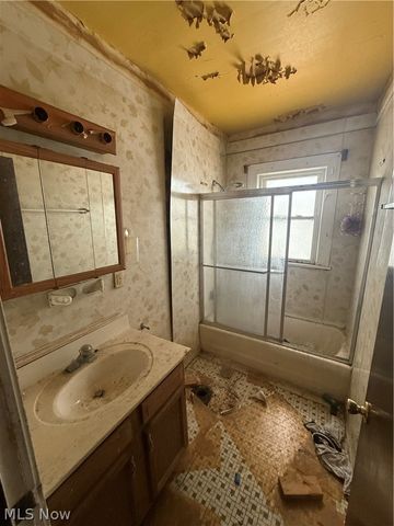 13605 Melzer Avenue, Cleveland, OH 44120