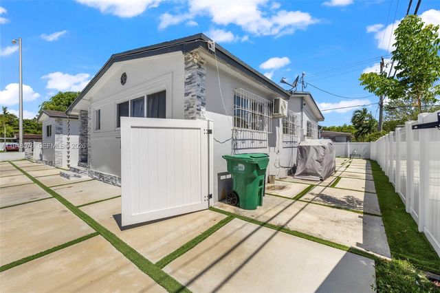 8631 SW 16th Ter, Miami, FL 33155