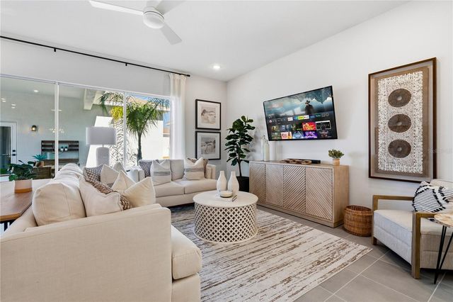 15197 BLUE PEACOCK LANE, Winter Garden, FL 34787