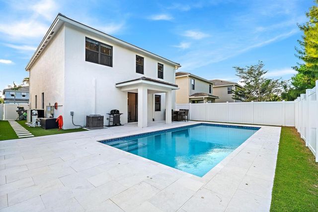 18452 Glenstone Street, Jupiter, FL 33458