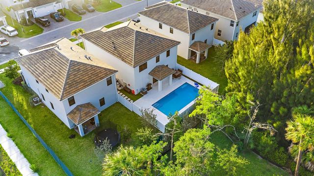 18452 Glenstone Street, Jupiter, FL 33458