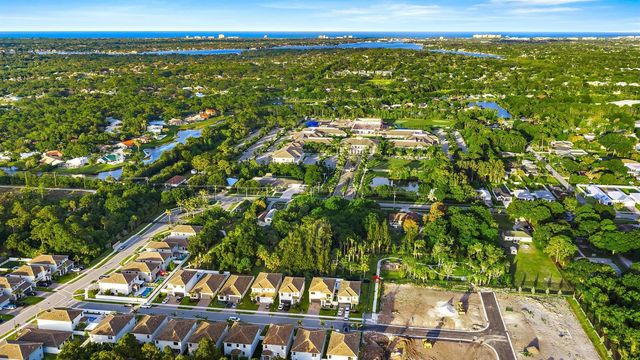 18452 Glenstone Street, Jupiter, FL 33458