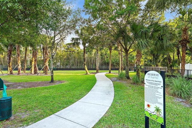 18452 Glenstone Street, Jupiter, FL 33458