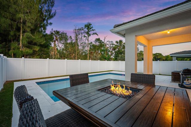 18452 Glenstone Street, Jupiter, FL 33458