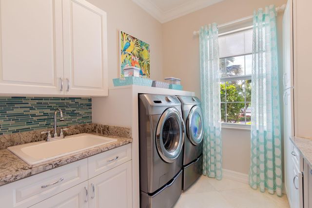 7708 Maywood Crest Dr, Palm Beach Gardens, FL 33412