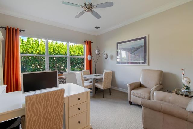 7708 Maywood Crest Dr, Palm Beach Gardens, FL 33412