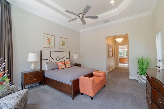 7708 Maywood Crest Dr, Palm Beach Gardens, FL 33412