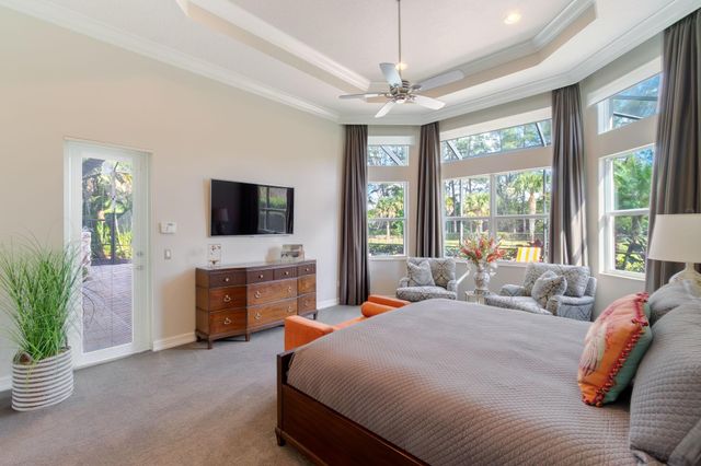 7708 Maywood Crest Dr, Palm Beach Gardens, FL 33412