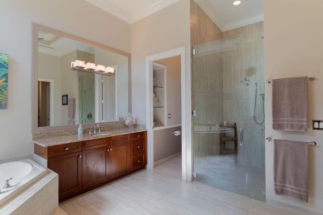 7708 Maywood Crest Dr, Palm Beach Gardens, FL 33412