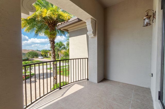 7708 Maywood Crest Dr, Palm Beach Gardens, FL 33412