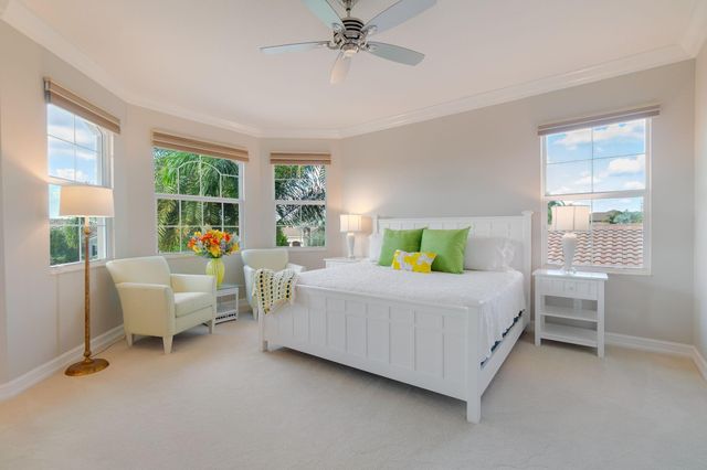 7708 Maywood Crest Dr, Palm Beach Gardens, FL 33412