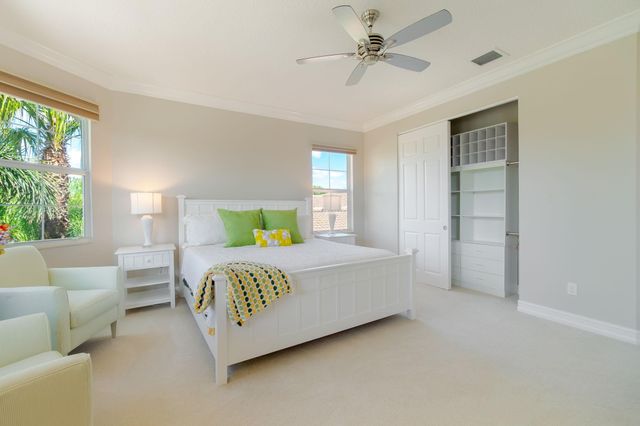 7708 Maywood Crest Dr, Palm Beach Gardens, FL 33412