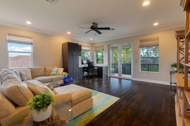 7708 Maywood Crest Dr, Palm Beach Gardens, FL 33412