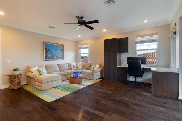 7708 Maywood Crest Dr, Palm Beach Gardens, FL 33412